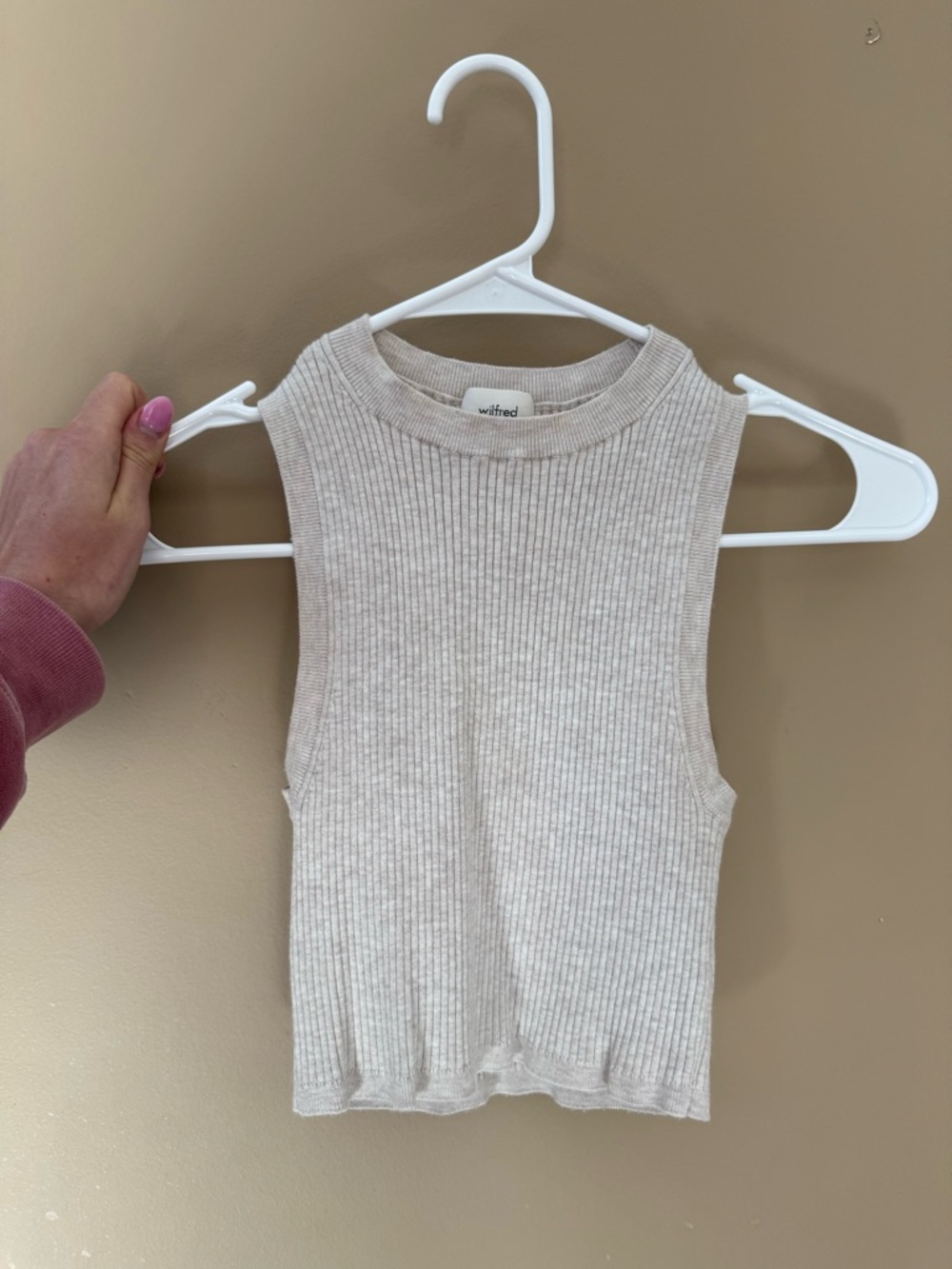 Aritzia Wilfred Crop top